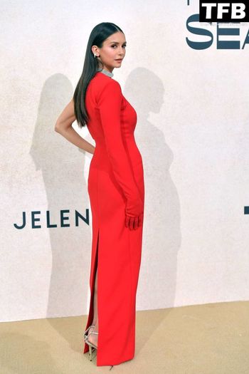 Nina Dobrev