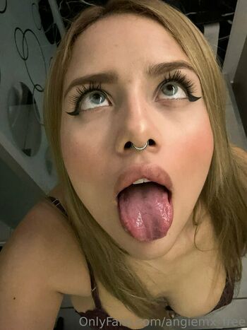 Nina_Mon
