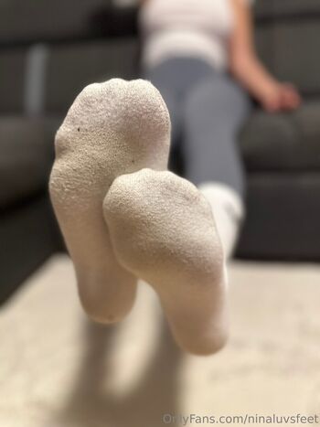 ninaluvsfeet