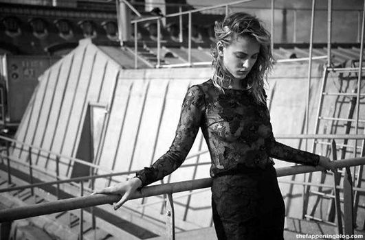Nora Arnezeder