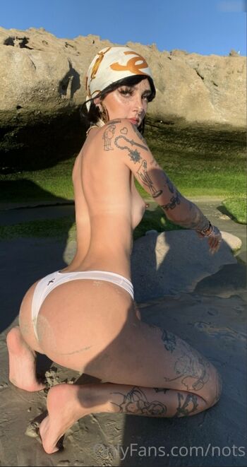 Notsick3 - Keaton Belle