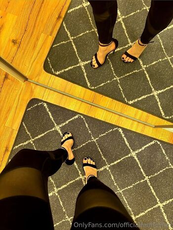 officialfeetforfun