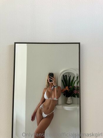 Officialskimaskgirl