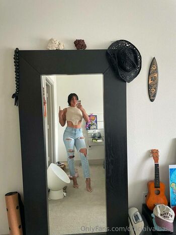 Officialvalbaby/Valeriaijones