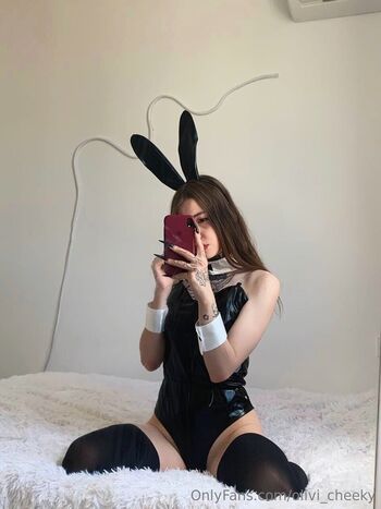 olivi_cheeky