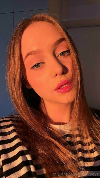 olivia_greys