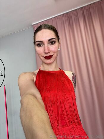 olivia_on_pole