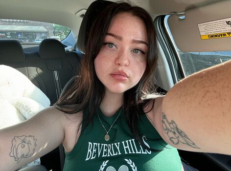 Pale Freckled Girls