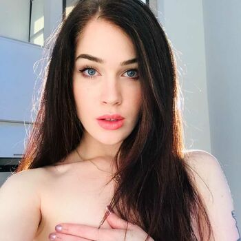 Pale Snow White