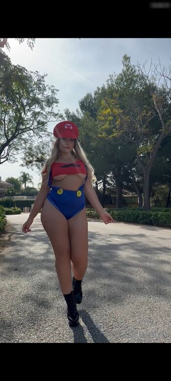 Paola Celeb