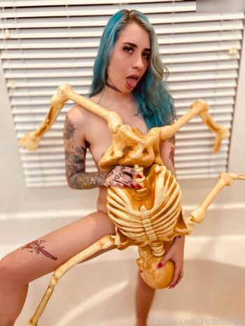 Pearl Sage - Hairy Queen