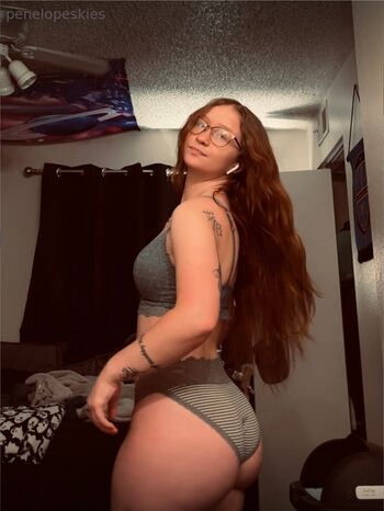 Penelope_skies