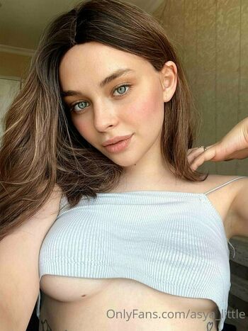 PetitePoster18