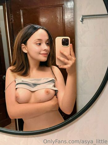 PetitePoster18