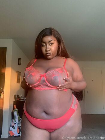 phat_ass_phoebe
