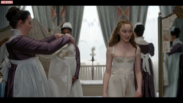Phoebe Dynevor