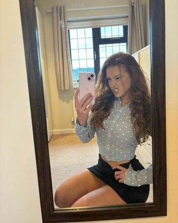 phoebeisginger