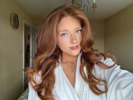 phoebeisginger