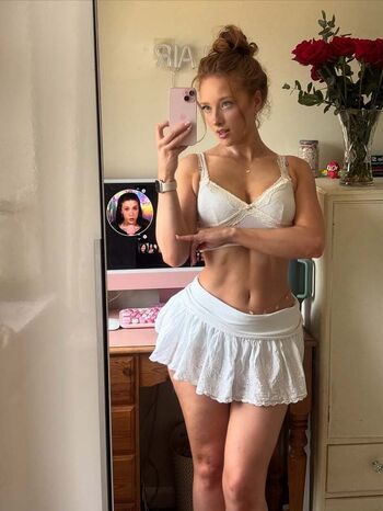 phoebeisginger