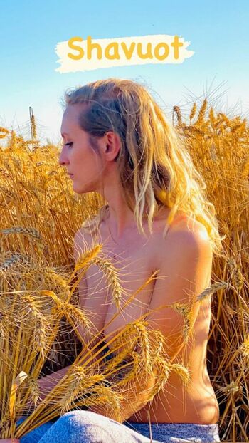 pink_princess_on_sky