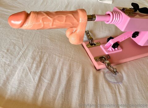 pinkypeachpenelope