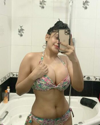 Piumi Hansamali