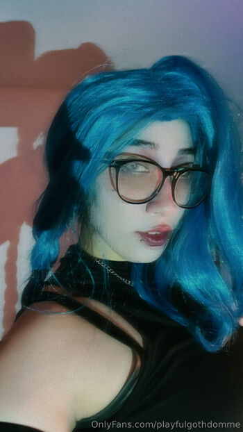 playfulgothdomme