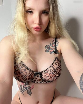 Polizistin Julia