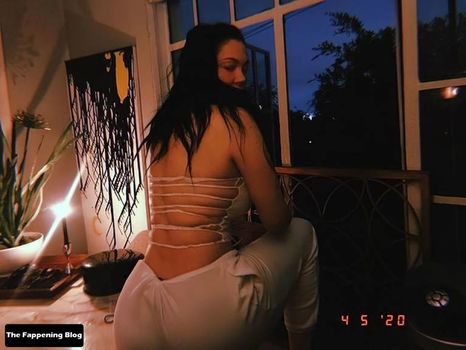Porcelain Black