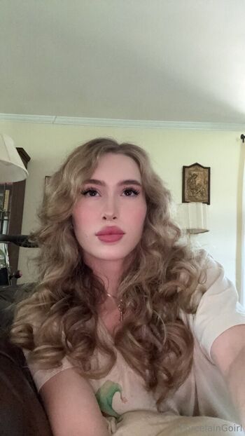 porcelaingoirl