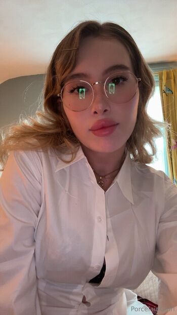 porcelaingoirl