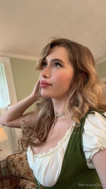 porcelaingoirl