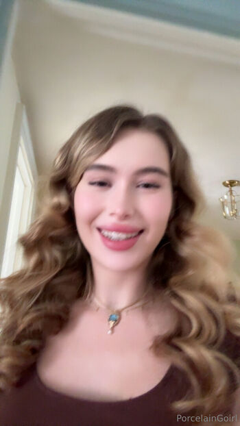 porcelaingoirl