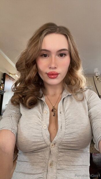 porcelaingoirl