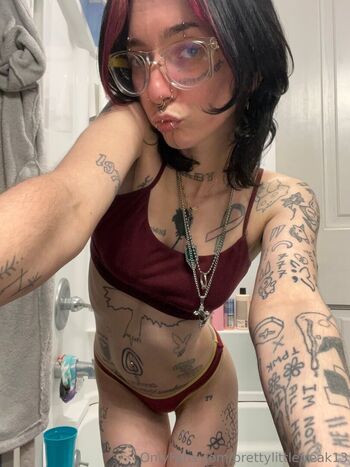 prettylittlefreak13