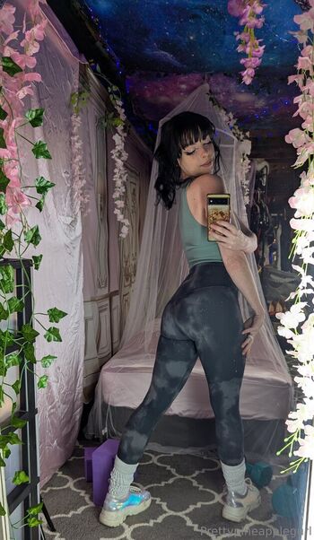 prettypineapplegurl