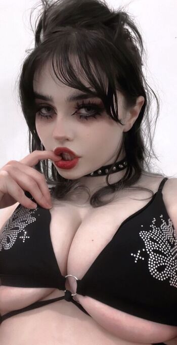Queen Nephilim