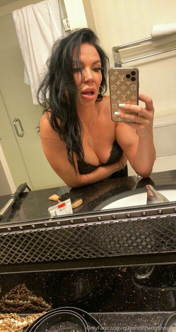 queenofthedollhouse