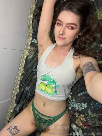 rae_moonfree