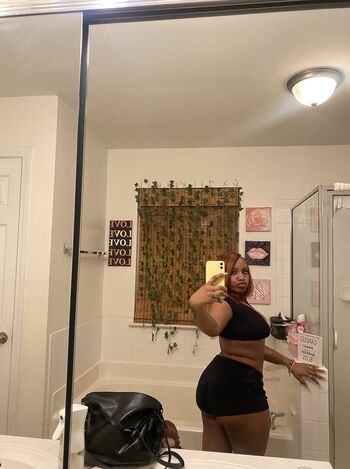 Raeleightorrez1