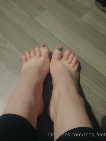 reds_feet