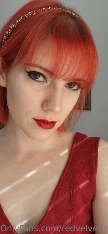 redvelvetwoman