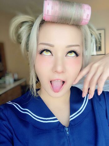Reina Scully