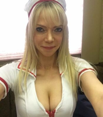 Riki Lindhome