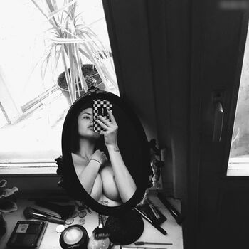Rita Flores 69