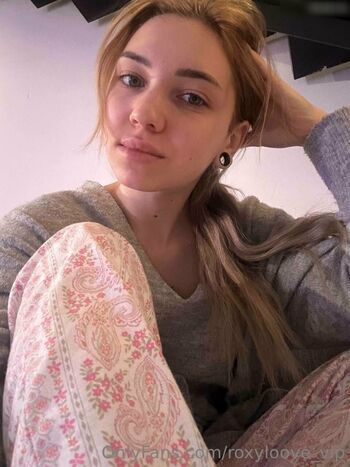 Roxy Loove / roxyloove_vip