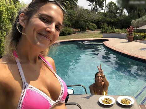 Roxy Striar