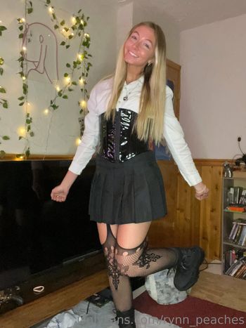 rynn_peaches