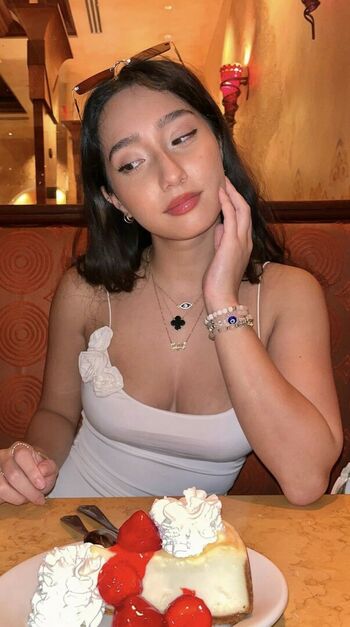 Sabrina Pezeshkian