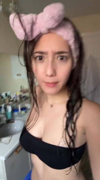 Sabrina Pezeshkian
